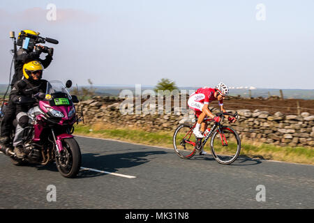 TDF 2018 Tour de Yorkshire, West Yorkshire, Royaume-Uni. Jour 4 tour de Yorkshire. Vainqueur de l'étape 4 Stephane Rossetto, environ quatre minutes d'avance sur le terrain, avec 35km à parcourir, sur Asquith Moor entre Blubberhouses et Otley © Ian Wray/Alamy live news Banque D'Images