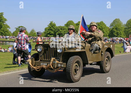 US Army Willys MB Jeep (1942). Châtaignier dimanche 6 mai 2018. Bush Park, Hampton court, London Borough of Richmond upon Thames, Angleterre, Grande-Bretagne, Royaume-Uni, Royaume-Uni, Europe. Parade de véhicules vintage et classiques et expositions avec attractions foraines et reconstitutions militaires. Crédit : Ian Bottle/Alamy Live News Banque D'Images