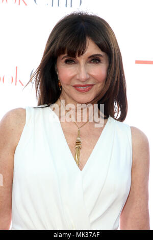 L'Ouest, ca. 6 mai, 2018. Mary Steenburgen lors de la première de Paramount Pictures' Book Club au Regency Village Theatre à Westwood, Californie le 6 mai 2018. Credit : Faye Sadou/media/Alamy Punch Live News Banque D'Images