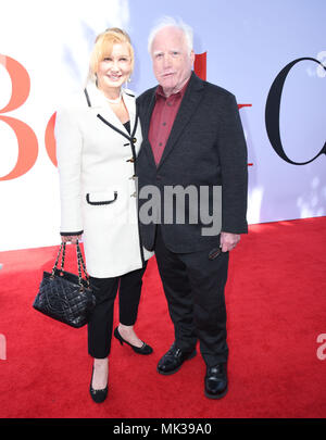 Westwood, CA, USA. 6 mai, 2018. 06 mai 2018 - Westwood, Californie - Richard Dreyfuss. Livre ''Club'' Los Angeles Premiere tenue au Regency Village Theatre. Crédit photo : Birdie Thompson/AdMedia Crédit : Birdie Thompson/AdMedia/ZUMA/Alamy Fil Live News Banque D'Images