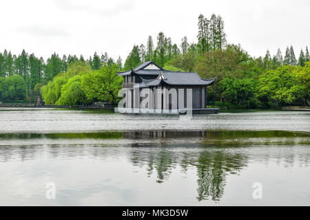 Hangzhou, Hangzhou, Chine. 7 mai, 2018. Hangzhou, Chine-décor de West Lake Scenic Area à Hangzhou, Zhejiang Province de Chine orientale. Crédit : SIPA Asie/ZUMA/Alamy Fil Live News Banque D'Images