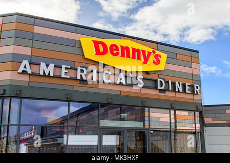 Swansea, Royaume-Uni : Mars 08, 2018 : le premier Denny's Restaurant Américain d'ouvrir au Royaume-Uni remonte à Swansea en 2017 la création de 70 emplois. L'original American diner. Banque D'Images