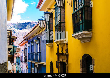 Vue sur les bâtiments coloniaux par jaen street à La Paz - Bolivie Banque D'Images