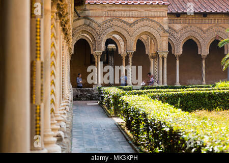 Cloître de Monreale, Sicile, Italie Banque D'Images