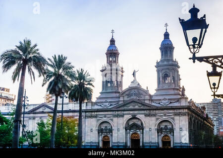Vue sur la cathédrale Santiago à Plaza de Armas à Santiago de Chile Banque D'Images