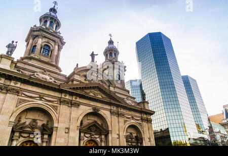 Vue sur la cathédrale Santiago à Plaza de Armas à Santiago de Chile Banque D'Images