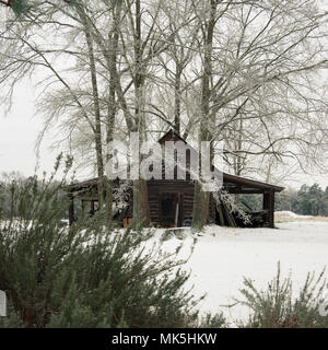 Scène paysage couvert de neige et les zones rurales du pays de la beauté dans le Heartland Banque D'Images