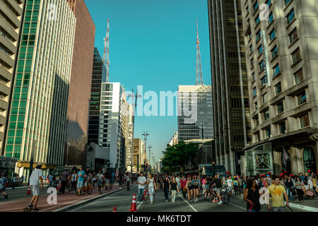 Les bâtiments modernes de la célèbre Avenue Paulista, à Sao Paulo, Brésil, un grand centre financier en Amérique du Sud Banque D'Images