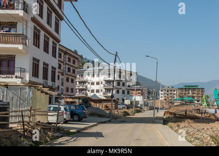 Scène de rue à Thimphu, la capitale du Bhoutan. Banque D'Images