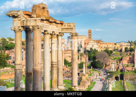 Forum romain au coucher du soleil à Rome, Italie Banque D'Images