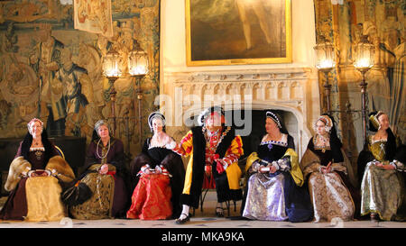 Berkeley, Angleterre - 6 mai 2018 : Le Roi Henry VIII et ses six femmes dans château de Berkeley. L'histoire a joué à l'intérieur des murs du château de Berkeley en font l'un des bâtiments les plus remarquables en Grande-Bretagne. Crédit : Anna Jastrzebska/Alamy Live News Banque D'Images