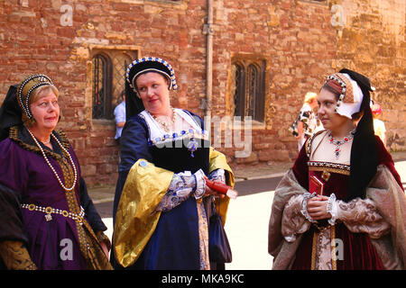 Berkeley, Angleterre - 6 mai 2018 : Le Roi Henry VIII et ses six femmes dans château de Berkeley. L'histoire a joué à l'intérieur des murs du château de Berkeley en font l'un des bâtiments les plus remarquables en Grande-Bretagne. Crédit : Anna Jastrzebska/Alamy Live News Banque D'Images