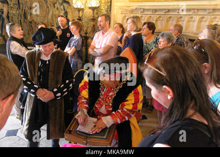 Berkeley, Angleterre - 6 mai 2018 : Le Roi Henry VIII et ses six femmes dans château de Berkeley. L'histoire a joué à l'intérieur des murs du château de Berkeley en font l'un des bâtiments les plus remarquables en Grande-Bretagne. Crédit : Anna Jastrzebska/Alamy Live News Banque D'Images