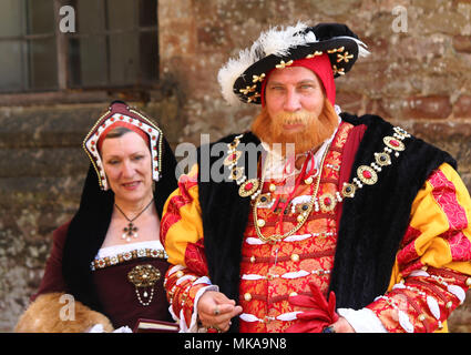 Berkeley, Angleterre - 6 mai 2018 : Le Roi Henry VIII et ses six femmes dans château de Berkeley. L'histoire a joué à l'intérieur des murs du château de Berkeley en font l'un des bâtiments les plus remarquables en Grande-Bretagne. Crédit : Anna Jastrzebska/Alamy Live News Banque D'Images