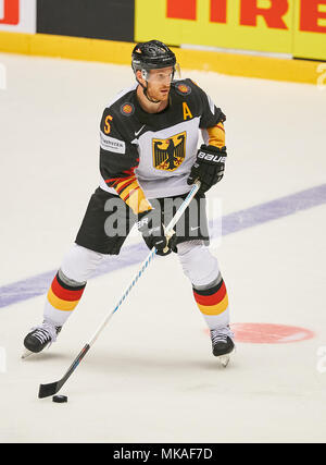 Herning, Danemark. 7 mai, 2018. Coupe du Monde de Hockey sur glace 2018, Herning, Mai 07, 2018 5 Korbinian Holzer, DEB ALLEMAGNE action - USA 0-3 Hockey sur Glace Worldcup 2018 DEB , à Herning, Danemark, 07 mai 2018 © Peter Schatz / Alamy Live News Banque D'Images