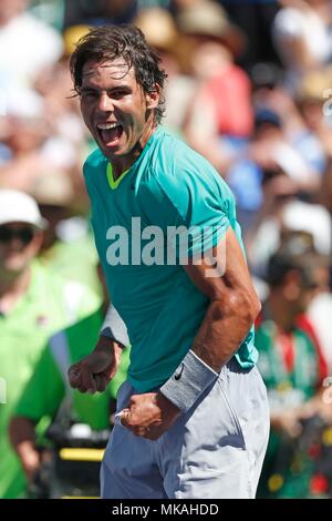 16 mars 2013 : Rafael Nadal d'Espagne réagit après avoir battu Tomas Berdych de République tchèque au cours de la BNP Paribas Open à Indian Wells Tennis Garden à Indian Wells, Californie Banque D'Images
