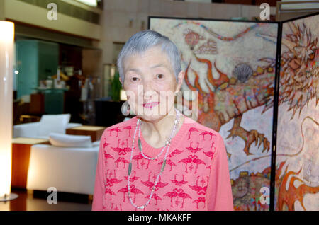 19 avril 2018, le Japon, Tokyo : Après une longue durée de vie, les 83 ans Masako Wakamiya a décidé d'essayer quelque chose de nouveau et maintenant elle développe des applications de jeu. Photo : Jacques Forgues Takehiko/dpa Banque D'Images