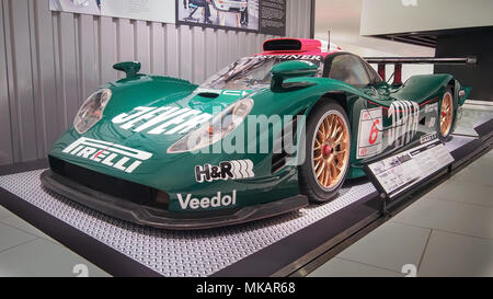 STUTTGART, ALLEMAGNE, LE 7 AVRIL 2017 : Green 1998 Porsche 911 GT1 en course Zakspeed le musée Porsche. Banque D'Images