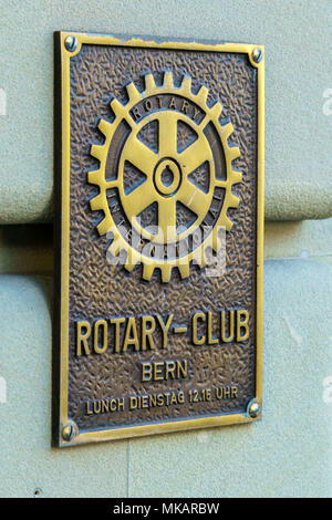 Berne, Suisse - le 17 octobre 2017 ORGANISATION : Rotary International signe à la maison en bronze Banque D'Images