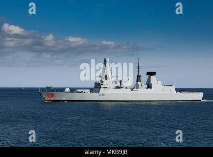 Le HMS Dragon l'un des six destroyers Type 45 utilisés par la Royal Navy Banque D'Images