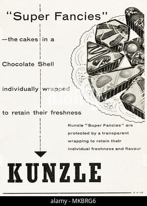 Années 1950 vintage publicitaire original Kunzle chocolat gâteaux fantaisies dans revue anglaise vers 1958 Banque D'Images