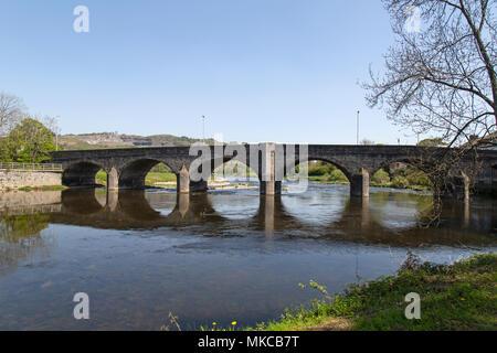 Le pont sur la rivière Wye à Builth Wells, dans le comté de Powys, au Pays de Galles. Banque D'Images