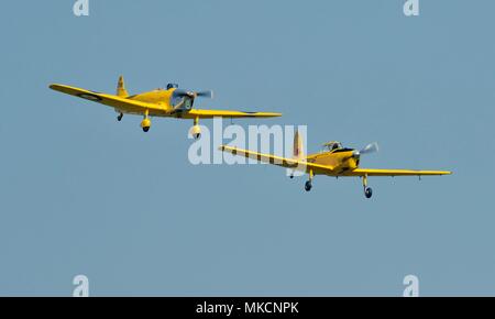 1938 Miles Magister pour aile volante avec une aile 1949 DHC Chipmunk T.22 Banque D'Images