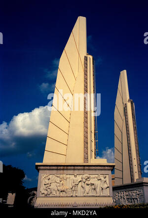 Thai Histoire - Le Monument de la démocratie Anusawari Prachathipatal building à Bangkok en Thaïlande en Asie du Sud-Est Extrême-Orient. Art Architecture Travel Banque D'Images