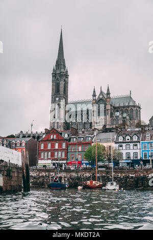 Le 7 mai 2018, Cobh, dans le comté de Cork, Irlande - l'église cathédrale de saint Colman, généralement connu comme la cathédrale de Cobh, est une cathédrale catholique romaine. Banque D'Images