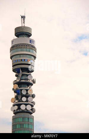 BT Tower de Londres a construit 1961 et s'établit à 190 haut mtr précédemment connu sous le nom de l'objet Stratégie de la Tour Tour du bureau de poste et la Telecom Tower Banque D'Images