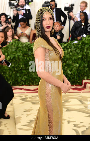 Olivia Munn fréquentant le Metropolitan Museum of Art Costume Institute Gala-bénéfice 2018 à New York, USA. ASSOCIATION DE PRESSE Photo. Photo date : lundi 7 mai 2018. Voir PA story SHOWBIZ RENCONTRÉ Gala. Crédit photo doit se lire : Ian West/PA Wire Banque D'Images