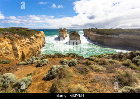 Loch Ard Gorge et le passage de l'île de Tom & Eva Lookout Australie Great Ocean Road et ses environs des océans la mer et falaise Banque D'Images