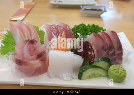 Photo pour la nourriture japonaise menu catalogues , Sushi Situé dans le paquet Banque D'Images