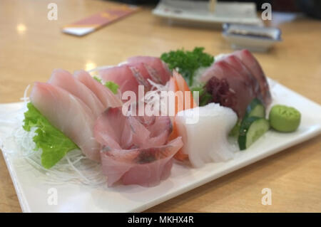 Photo pour la nourriture japonaise menu catalogues , Sushi Situé dans le paquet Banque D'Images