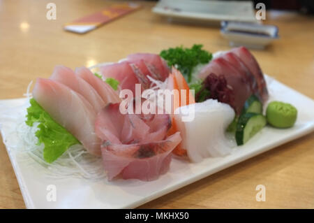 Photo pour la nourriture japonaise menu catalogues , Sushi Situé dans le paquet Banque D'Images