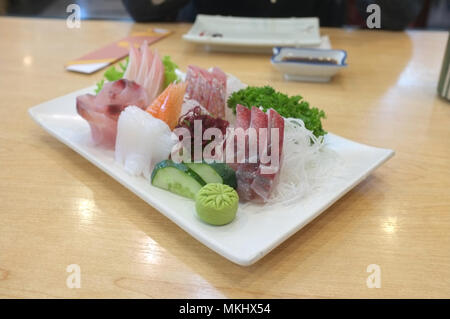 Photo pour la nourriture japonaise menu catalogues , Sushi Situé dans le paquet Banque D'Images