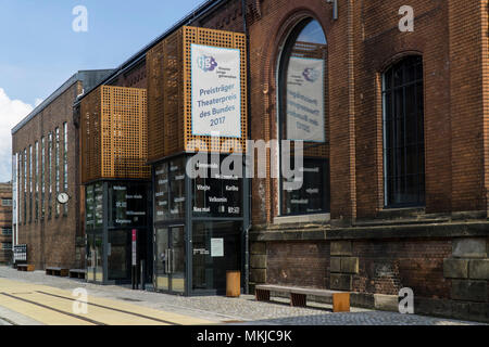 Theatre de la jeune génération et de l'opérette d'Etat dans la chaleur et d'électricité centre, Dresden, Theater der jungen und génération je Staatsoperette Banque D'Images