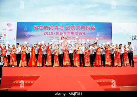 Qingdao, Qingdao, Chine. 8 mai, 2018. Qingdao, Chine 8 mai 2018 : trente couples assister à un mariage de groupe à Qingdao, Chine de l'est la province de Shandong. Crédit : SIPA Asie/ZUMA/Alamy Fil Live News Banque D'Images