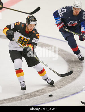 Coupe du Monde de Hockey sur glace 2018, Herning, Mai 07, 2018 Dominik KAHOUN, DEB 72 contre Johnny GAUDREAU, USA 13 ALLEMAGNE - USA 0-3 Championnats du monde hockey sur glace IIHF 2018 DEB , à Herning, Danemark, 07 mai 2018 © Peter Schatz / Alamy Live News Banque D'Images