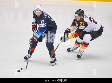 Coupe du Monde de Hockey sur glace 2018, Herning, Mai 07, 2018 Sébastien Uvira, DEB 27 Johnny GAUDREAU, USA 13 ALLEMAGNE action - USA 0-3 Championnats du monde hockey sur glace IIHF 2018 DEB , à Herning, Danemark, 07 mai 2018 © Peter Schatz / Alamy Live News Banque D'Images