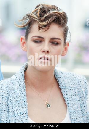 Cannes, France. 8 mai, 2018. Cannes, France. 8 mai 2018. L'actrice Kristen Stewart Photocall du Jury. 71 e Festival du Film de Cannes Cannes, France 08 mai 2018 Jaa326 Allstar Crédit : photo library/Alamy Live News Banque D'Images