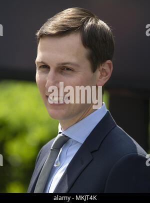 Washington, District de Columbia, Etats-Unis. 7 mai, 2018. Conseiller principal auprès du président Jared Kusher avant l'arrivée de la Première Dame Melania Trump qui annoncera ses initiatives dans la roseraie de la Maison Blanche à Washington, DC le lundi 7 mai 2018.Crédit : Ron Sachs/CNP. Credit : Ron Sachs/CNP/ZUMA/Alamy Fil Live News Banque D'Images