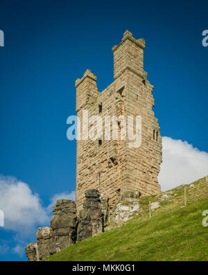 Tour Lilburn, Château de Dunstanburgh, Northumberland, Angleterre. Banque D'Images