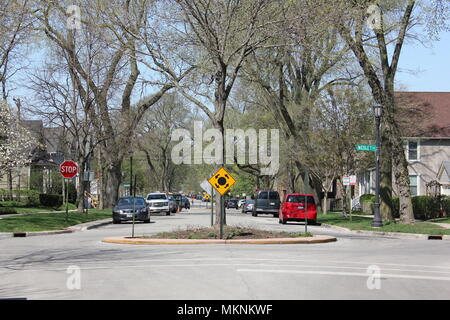 Rond-point régulier dans paysage de Evanston, Illinois. Banque D'Images