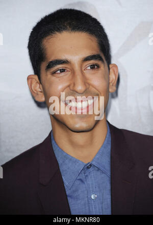 Dev Patel à La Presse La Saison 2 Premiere sur le Lot Paramount à Los Angeles.Dev Patel 10 Red Carpet Event, Vertical, USA, Cinéma, Célébrités, photographie, Bestof, Arts, Culture et divertissement, Célébrités Topix fashion / Vertical, Best of, événement dans la vie d'Hollywood, Californie - Tapis rouge et en backstage, USA, Cinéma, Célébrités, cinéma, télévision, Célébrités célébrités musique, photographie, Arts et culture, Bestof, divertissement, Topix headshot, vertical, une personne, à partir de l'an , 2013, enquête tsuni@Gamma-USA.com Banque D'Images