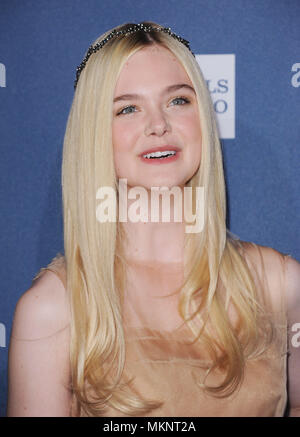 Elle Fanning arrivant à la 24e conférence annuelle de GLAAD Media Awards à l'hôtel JW Marriott. à Los Angeles.Elle Fanning 118 Red Carpet Event, Vertical, USA, Cinéma, Célébrités, photographie, Bestof, Arts, Culture et divertissement, Célébrités Topix fashion / Vertical, Best of, événement dans la vie d'Hollywood, Californie - Tapis rouge et en backstage, USA, Cinéma, Célébrités, cinéma, télévision, Célébrités célébrités musique, photographie, Arts et culture, Bestof, divertissement, Topix headshot, vertical, une personne, à partir de l'an , 2013, enquête tsuni@Gamma-USA.com Banque D'Images