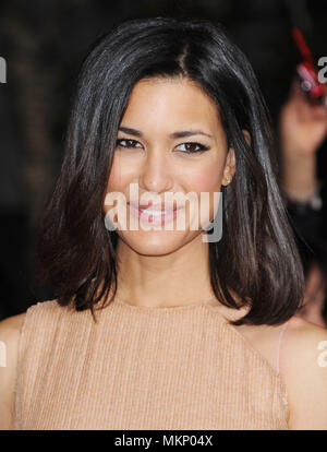 Julia Jones à la SAGA TWILIGHT BREAKING DAWN - PARTIE 2 Première Mondiale au Nokia Theatre de Los Angeles.Julia Jones  233A Red Carpet Event, Vertical, USA, Cinéma, Célébrités, photographie, Bestof, Arts, Culture et divertissement, Célébrités Topix fashion / Vertical, Best of, événement dans la vie d'Hollywood, Californie - Tapis rouge et en backstage, USA, Cinéma, Célébrités, cinéma, télévision, Célébrités célébrités musique, photographie, Arts et culture, Bestof, divertissement, Topix headshot, vertical, une personne, à partir de l'an 2012, enquête tsuni@Gamma-USA.com Banque D'Images