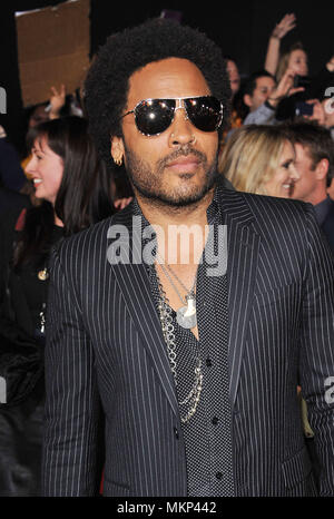 Lenny Kravitz arrivant à la The Hunger Games- prendre feu Première au Nokia Theatre de Los Angeles.Lenny Kravitz 286 Red Carpet Event, Vertical, USA, Cinéma, Célébrités, photographie, Bestof, Arts, Culture et divertissement, Célébrités Topix fashion / Vertical, Best of, événement dans la vie d'Hollywood, Californie - Tapis rouge et en backstage, USA, Cinéma, Célébrités, cinéma, télévision, Célébrités célébrités musique, photographie, Arts et culture, Bestof, divertissement, Topix headshot, vertical, une personne, à partir de l'an , 2013, enquête tsuni@Gamma-USA.com Banque D'Images