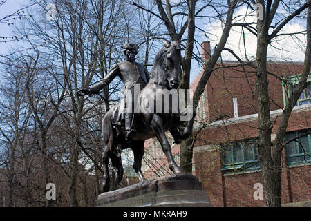 Une statue de Paul Revere dans l'extrémité nord de Boston, Massachusetts, USA Banque D'Images