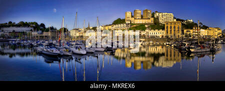 Go - DEVON : vue panoramique sur le port de Torquay et de la ville (image HDR) Banque D'Images